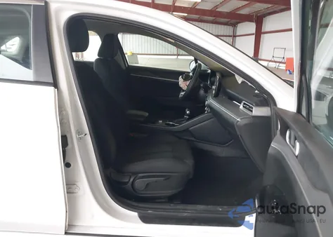 2022 Kia K5 Lxs z USA, uszkodzony, nr VIN 5XXG14J28NG157719